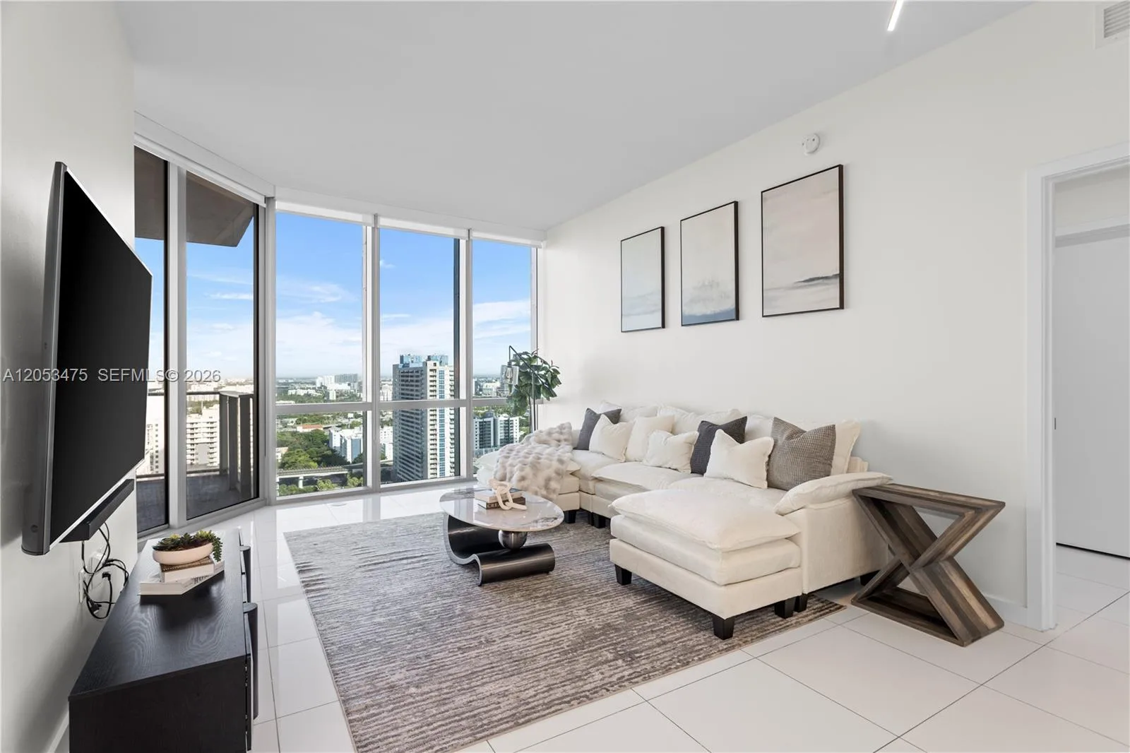 851 NE 1st Ave # 2308, Miami, FL 33132