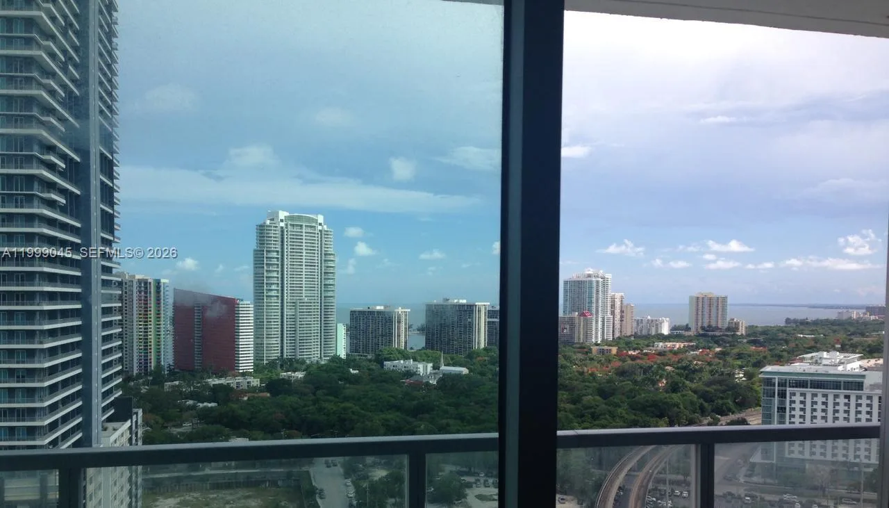 79 SW 12th St # 2702-S, Miami, FL 33130
