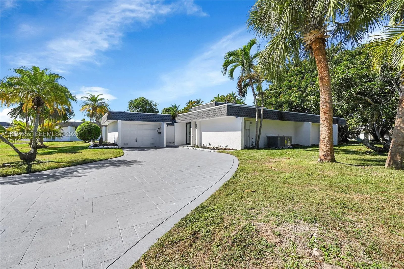 4603 King Palm Dr, Tamarac, FL 33319 photo 2