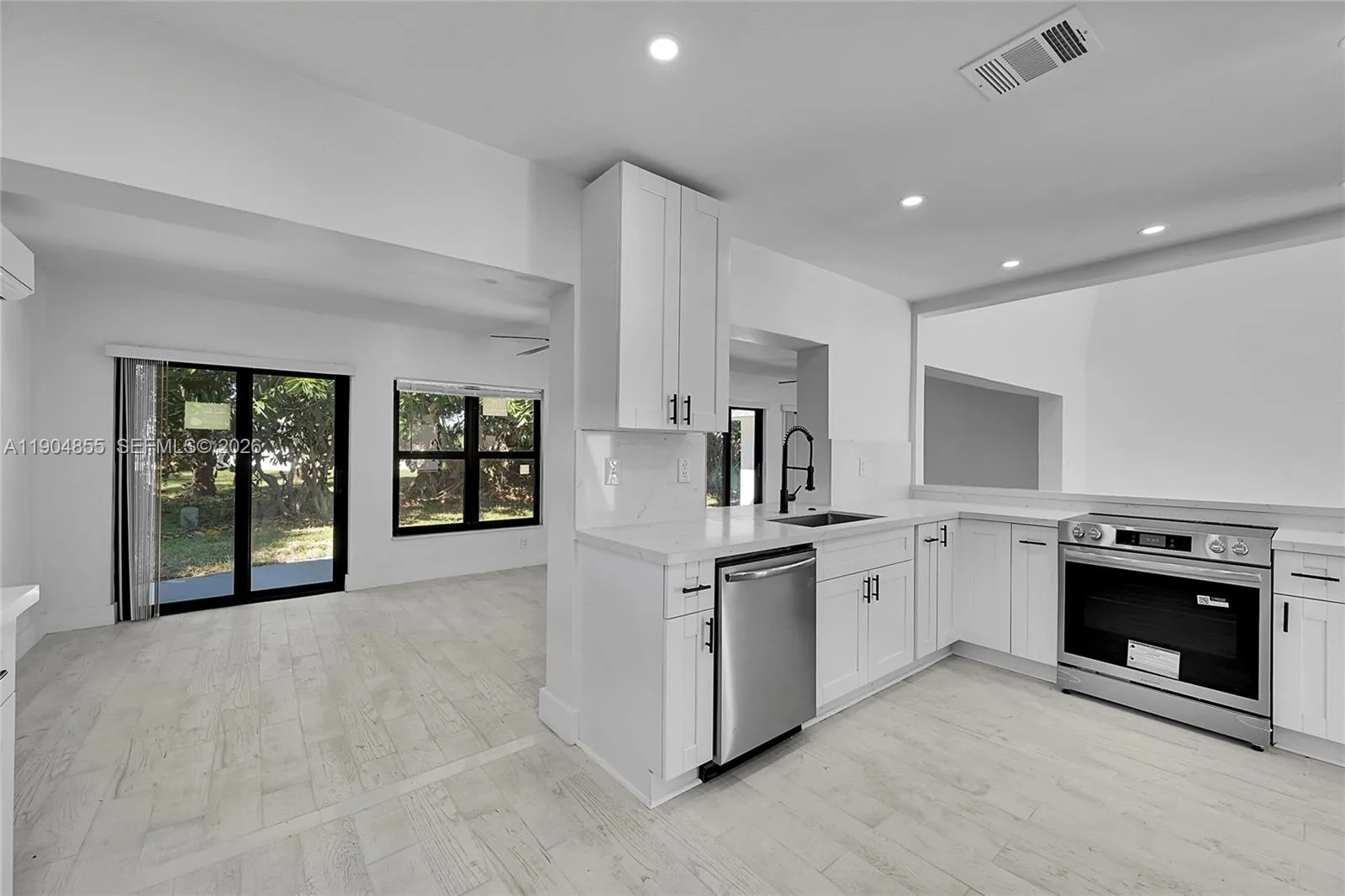 4603 King Palm Dr, Tamarac, FL 33319 photo 8
