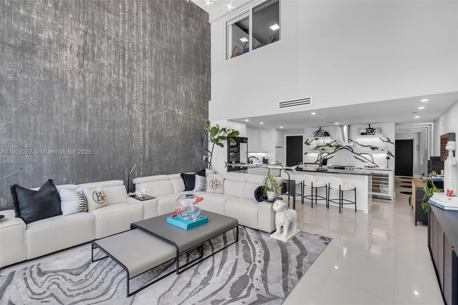 6000 Collins Ave # 134, Miami Beach, FL 33140
