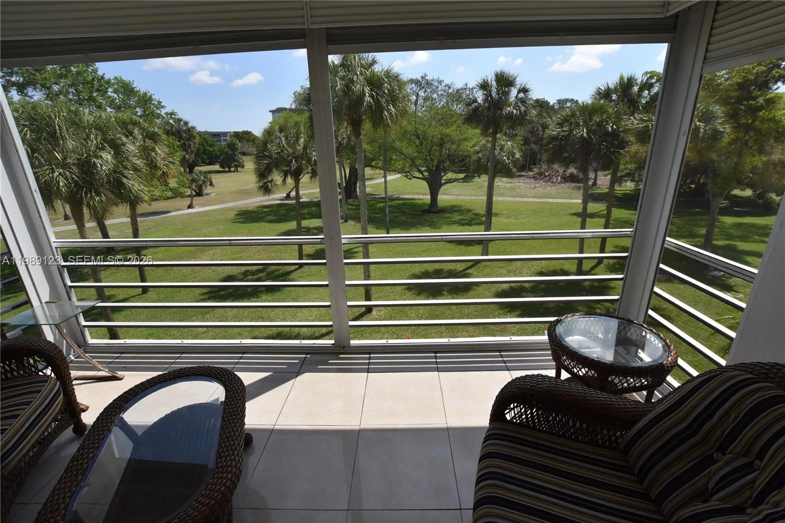 3800 Oaks Clubhouse Dr # 309, Pompano Beach, FL 33069 photo 2