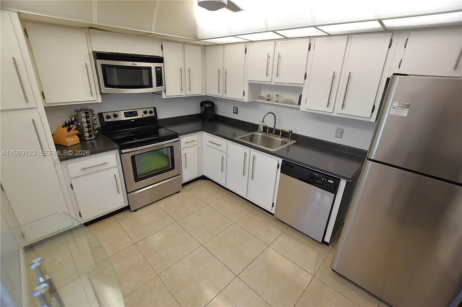 3800 Oaks Clubhouse Dr # 309, Pompano Beach, FL 33069 photo 4