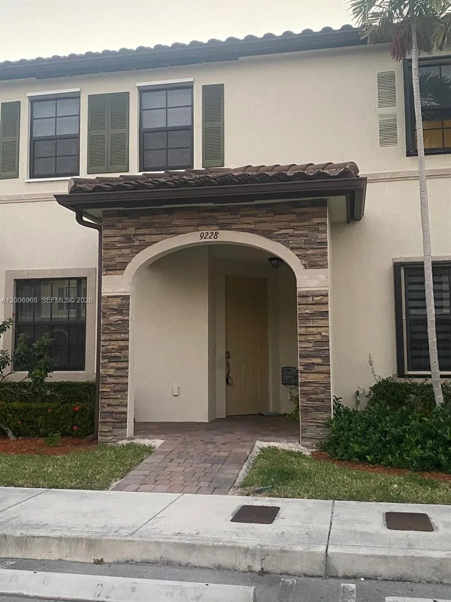 9228 W 33rd Way # 9828, Hialeah, FL 33018 photo 2