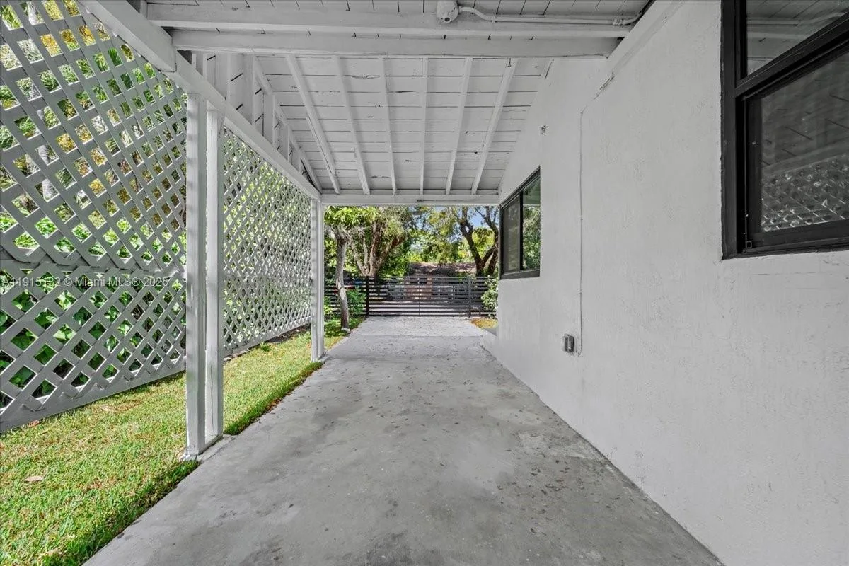 5220 SW 6 ST, Miami, FL 33134 photo 13