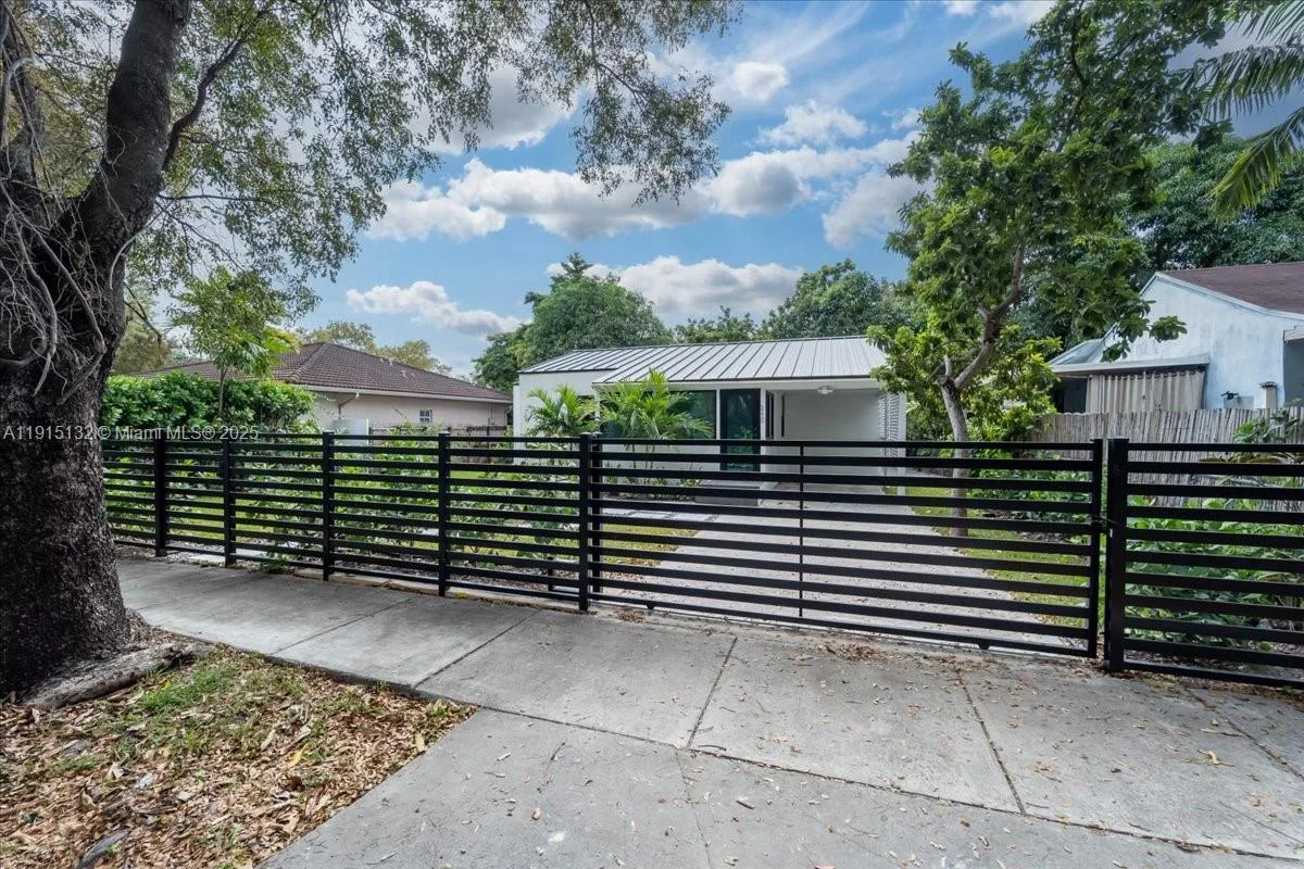 5220 SW 6 ST, Miami, FL 33134 photo 9