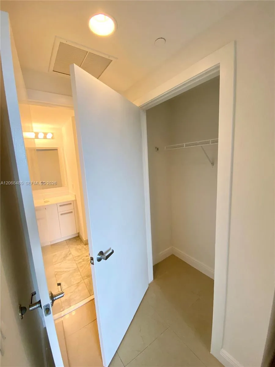 1060 Brickell Ave # 1413, Miami, FL 33131 photo 13