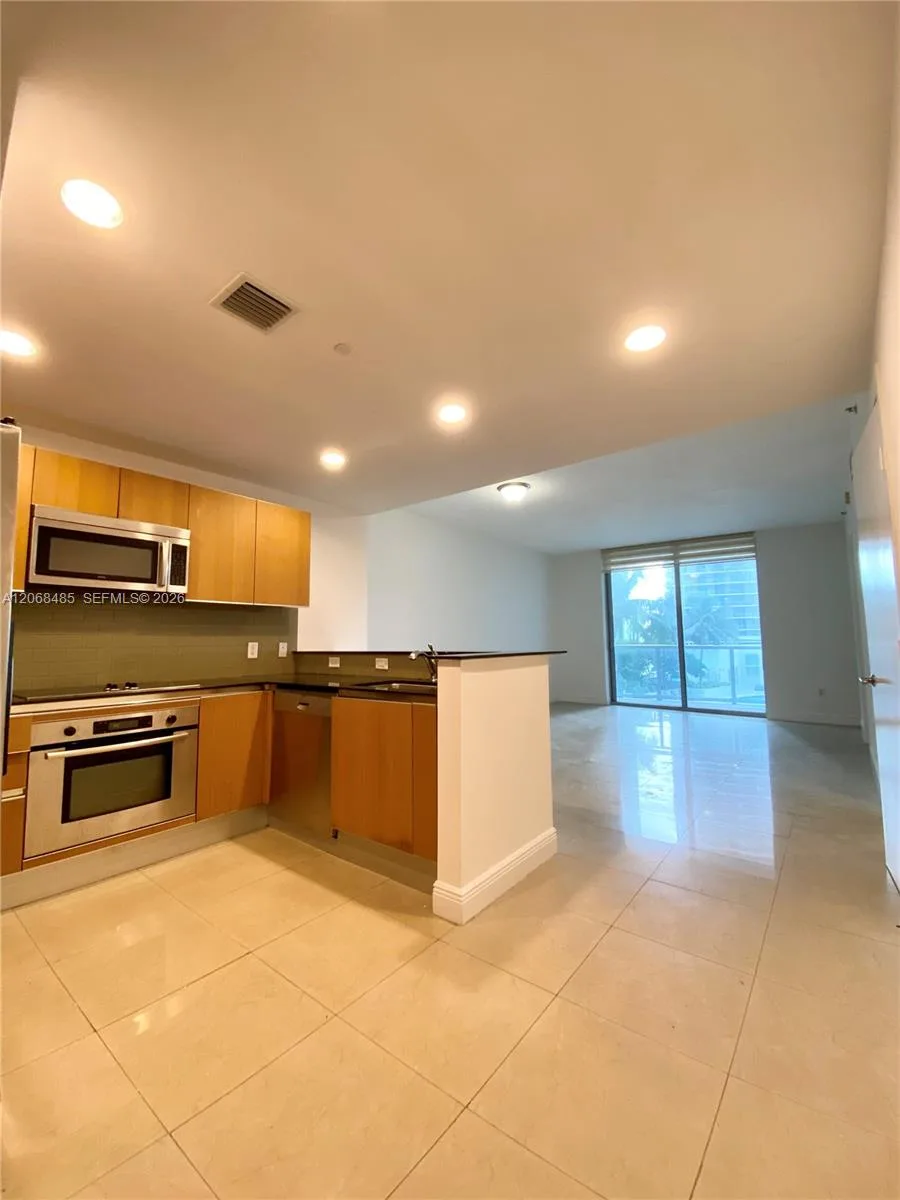 1060 Brickell Ave # 1413, Miami, FL 33131 photo 6