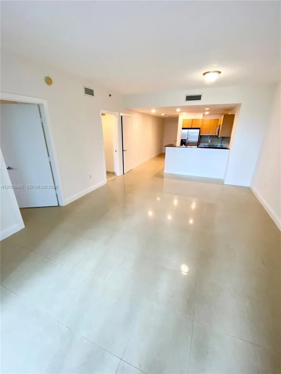 1060 Brickell Ave # 1413, Miami, FL 33131 photo 8