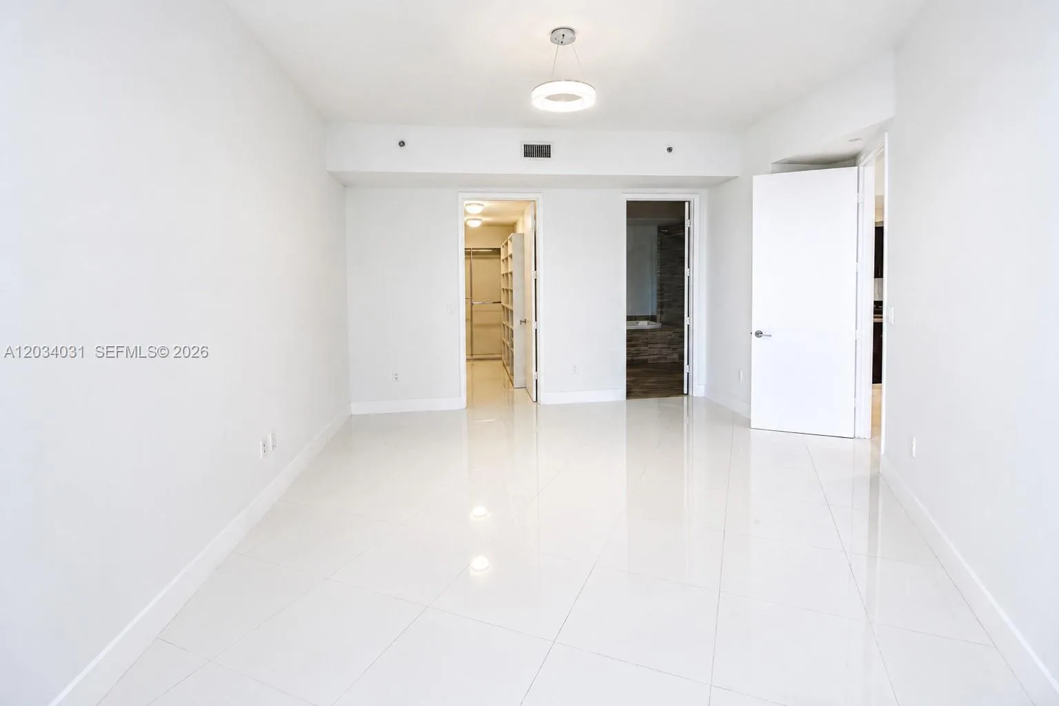 15901 Collins Ave # 403, Sunny Isles Beach, FL 33160 photo 11