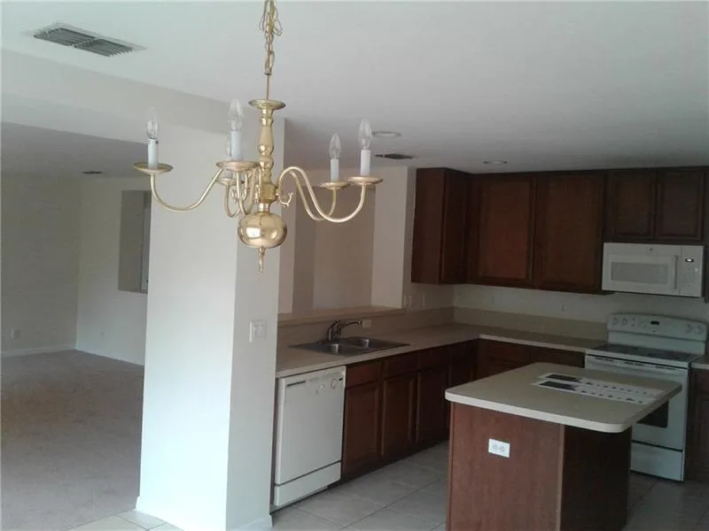 1752 SW Airoso Boulevard, Port St. Lucie, FL 34984 — zdjęcie 3