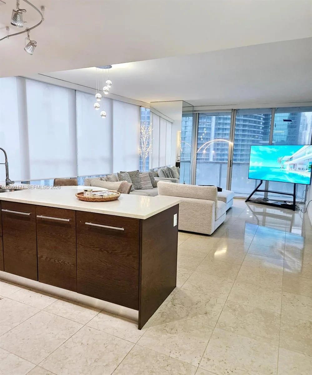 475 Brickell Ave # 2115, Miami, FL 33131