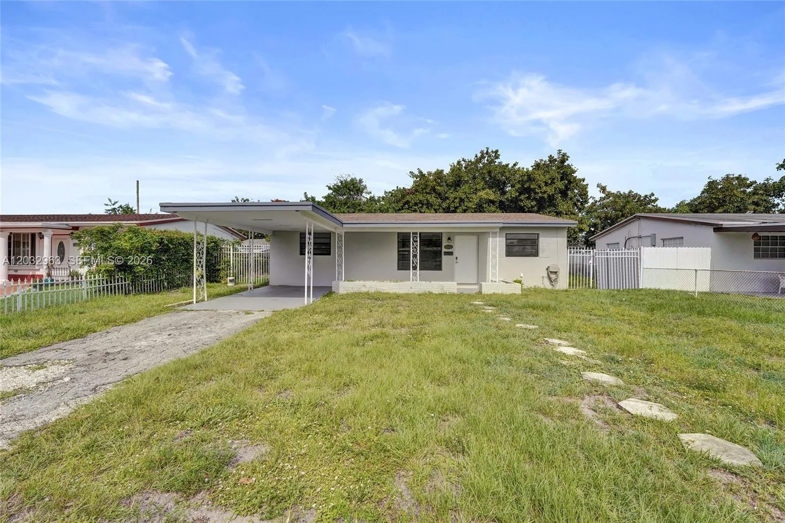 1140 N 74th Way, Hollywood, FL 33024
