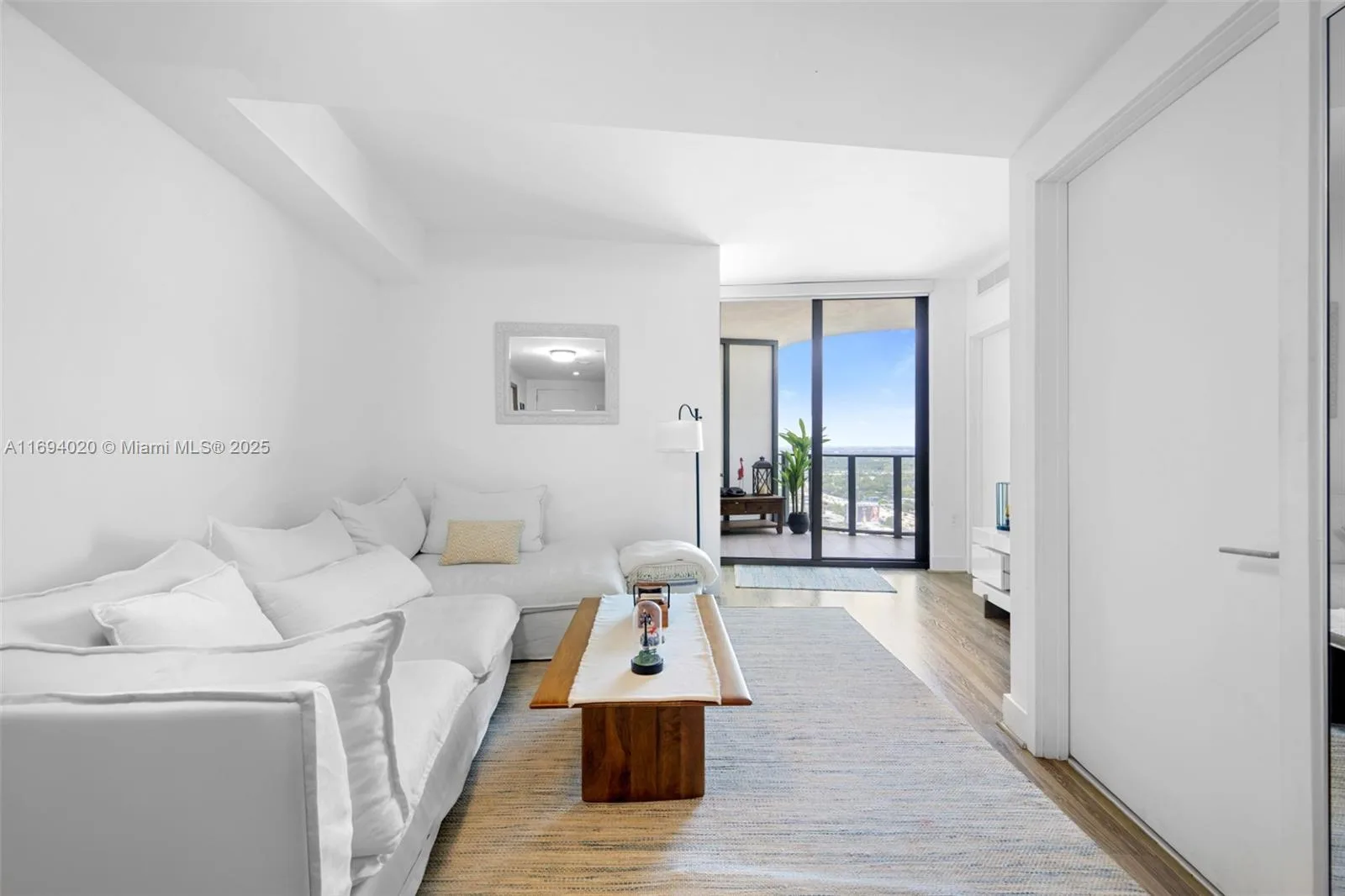 121 NE 34th St # 3014, Miami, FL 33137