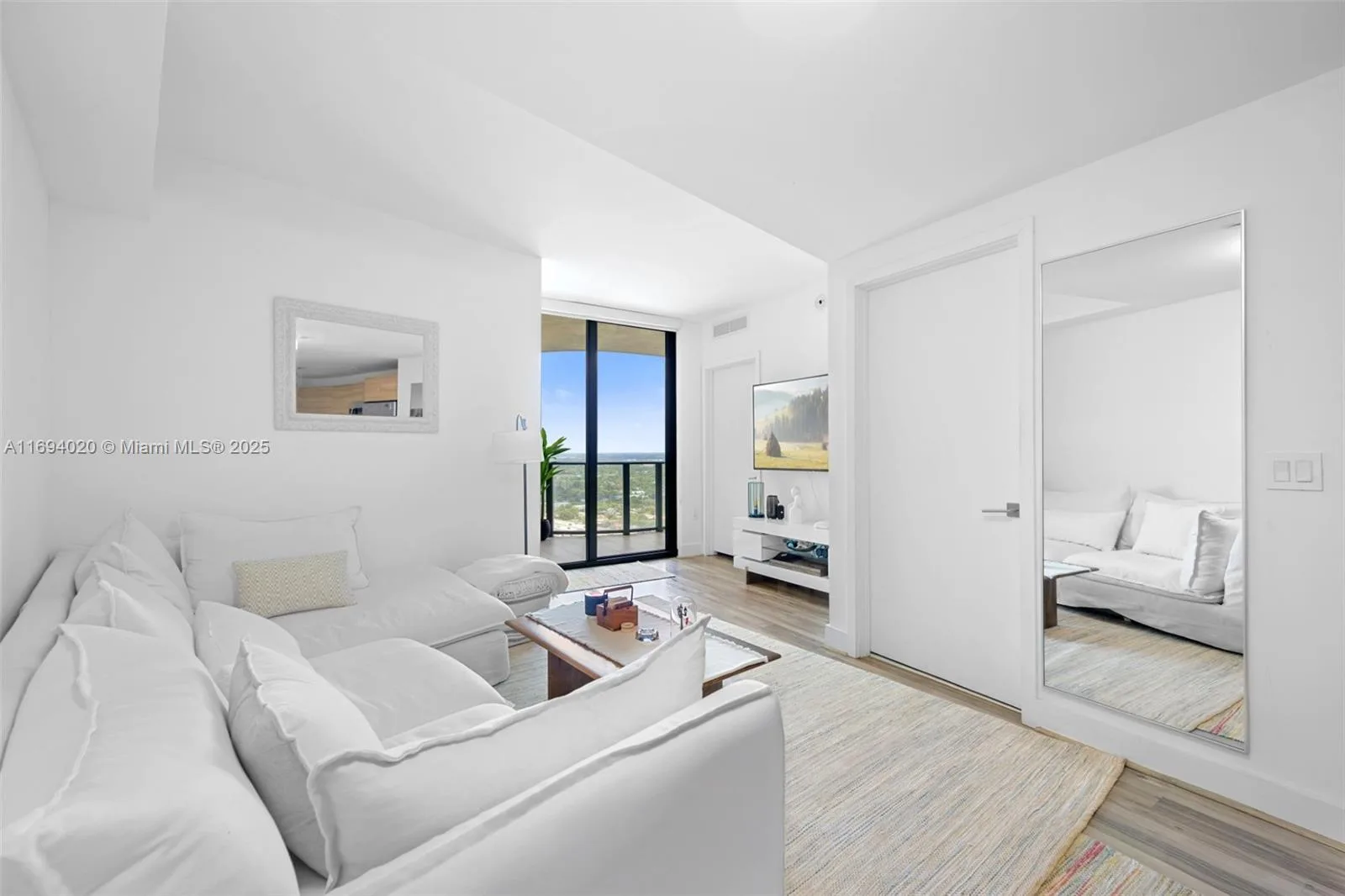 121 NE 34th St # 3014, Miami, FL 33137 photo 2