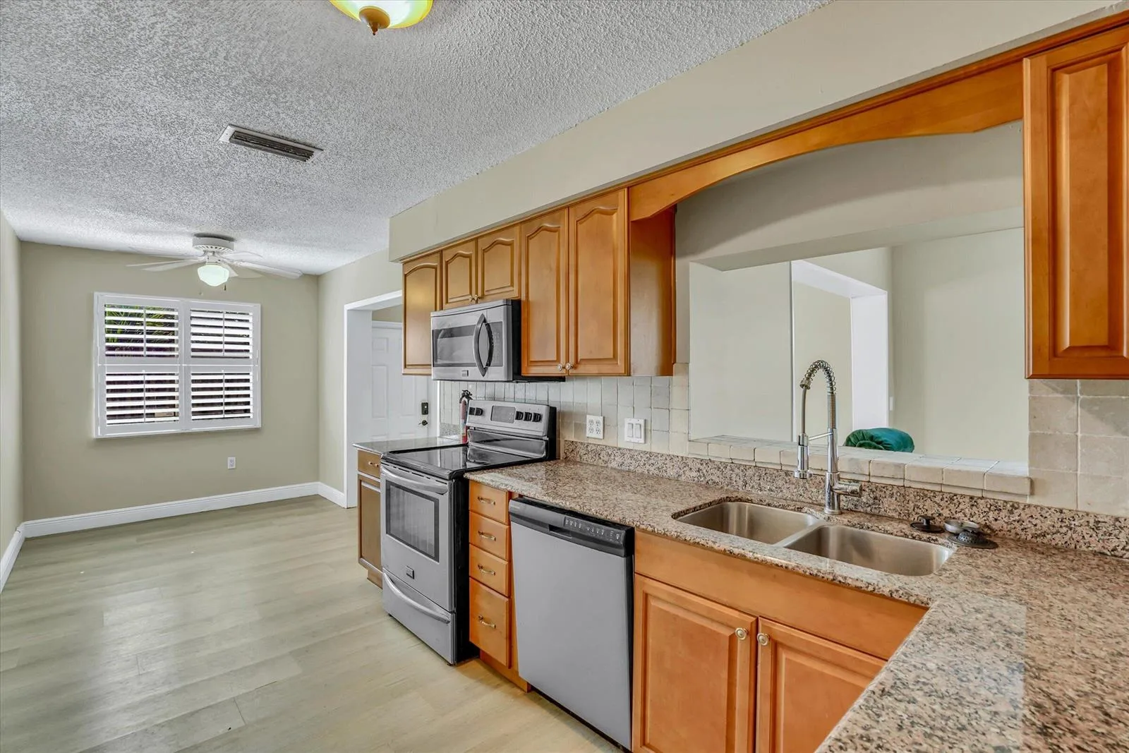 10270 NW 24TH Court, Sunrise, FL 33322 photo 11