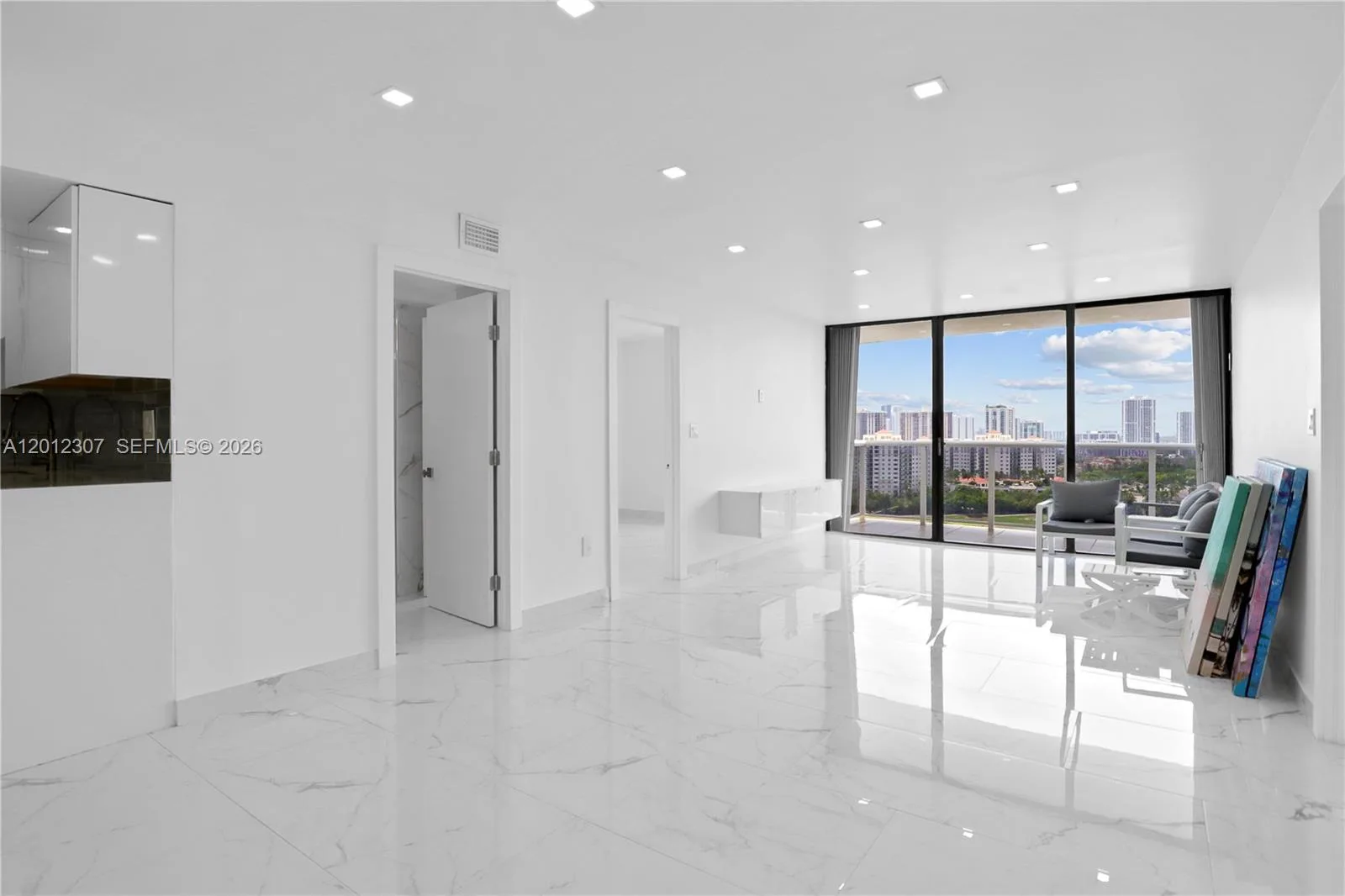 3675 N Country Club Dr # 2008, Aventura, FL 33180 photo 2