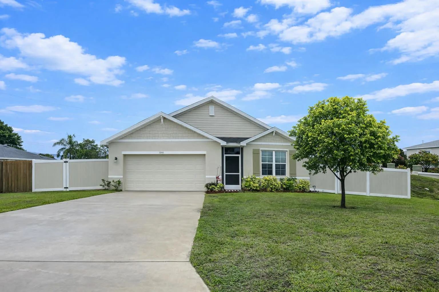 1040 SW Canary Terrace, Port St. Lucie, FL 34953