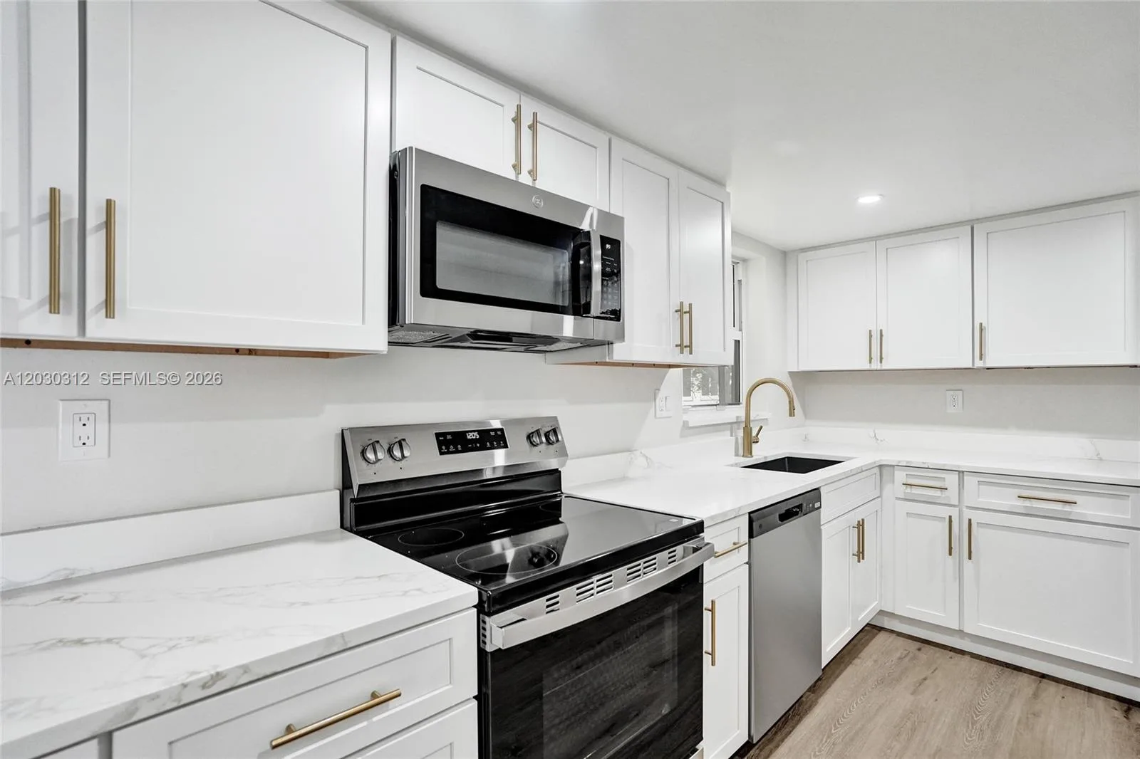 240 NW 25th Ct, Pompano Beach, FL 33064 photo 8