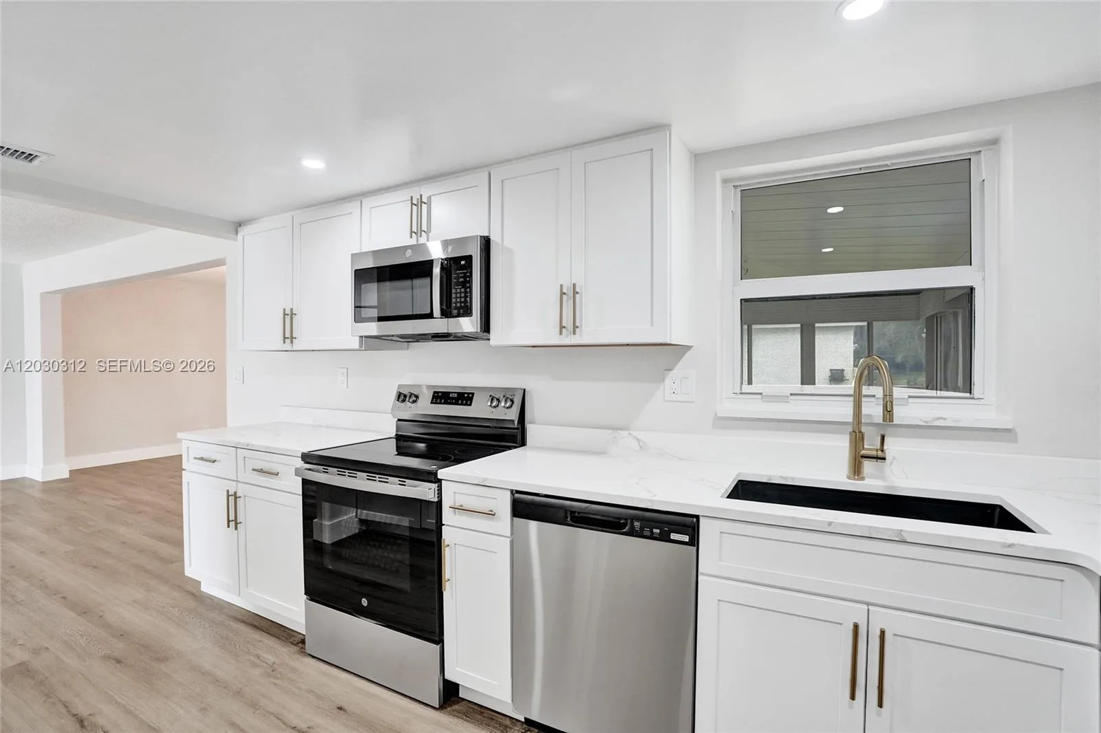 240 NW 25th Ct, Pompano Beach, FL 33064 photo 9
