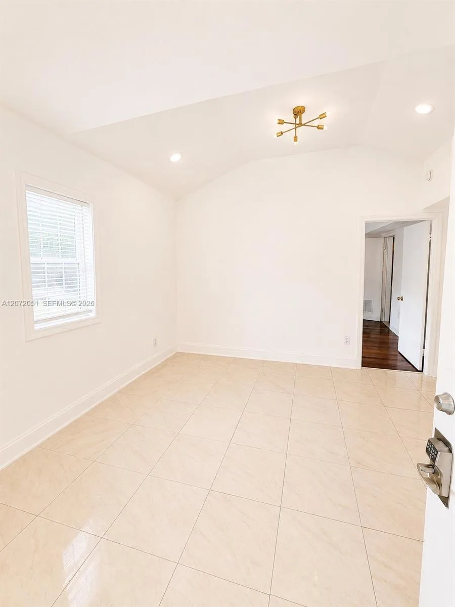 1440 Pennsylvania Ave # 3, Miami Beach, FL 33139