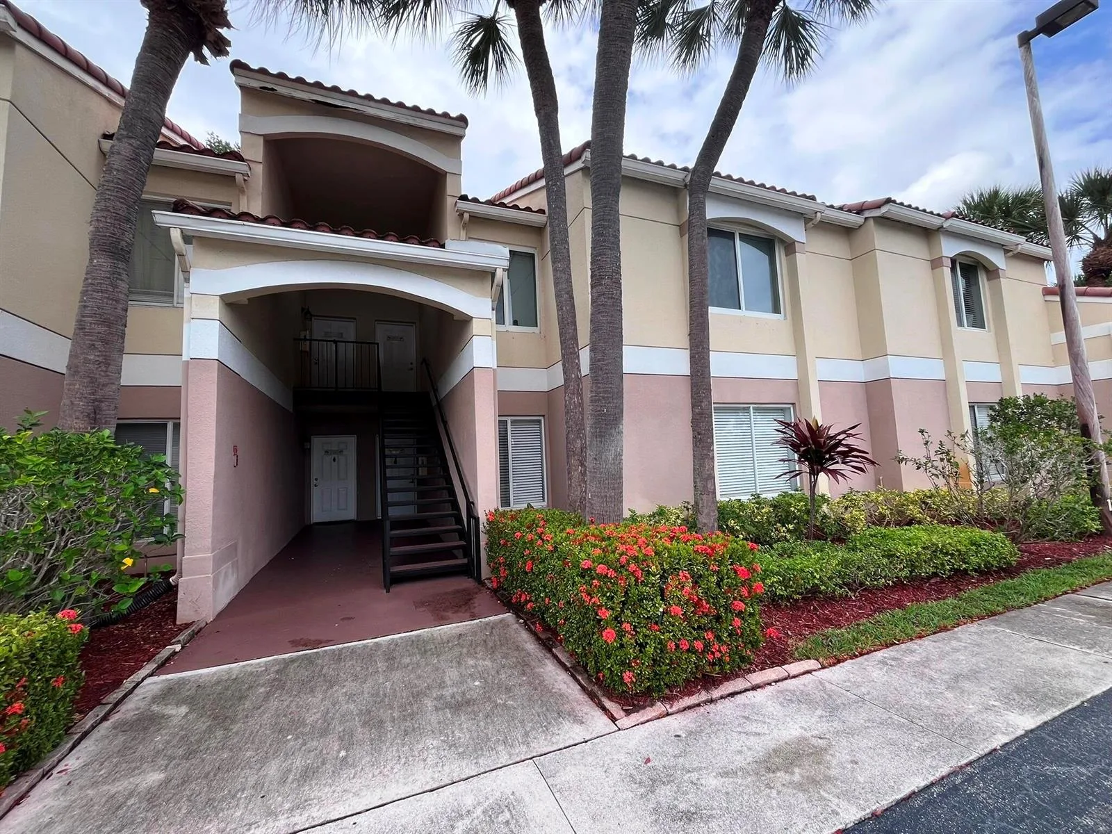 815 W Boynton Beach Boulevard # 11-107, Boynton Beach, FL 33426