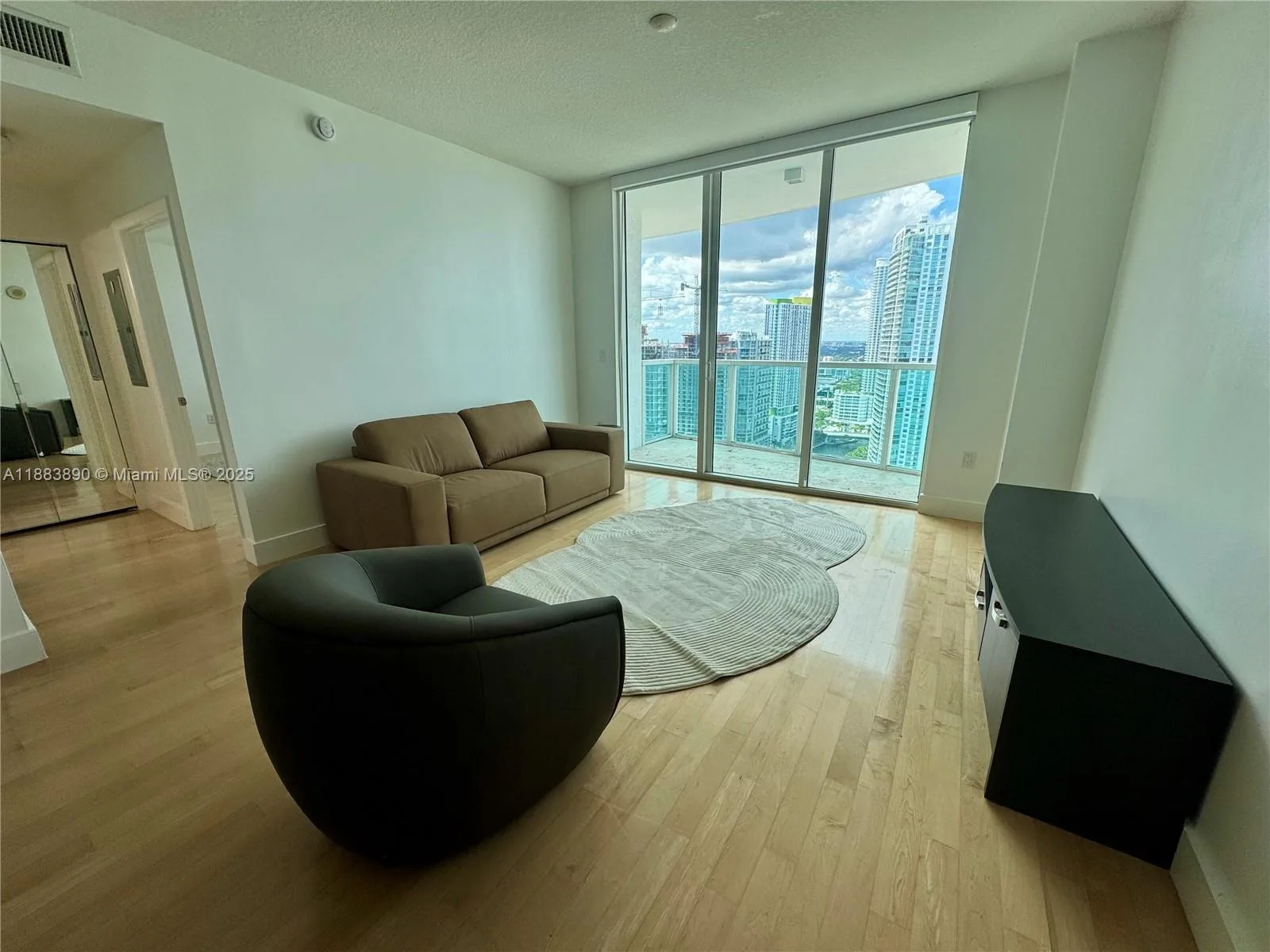 31 SE 5th St # 3817, Miami, FL 33131 photo 4