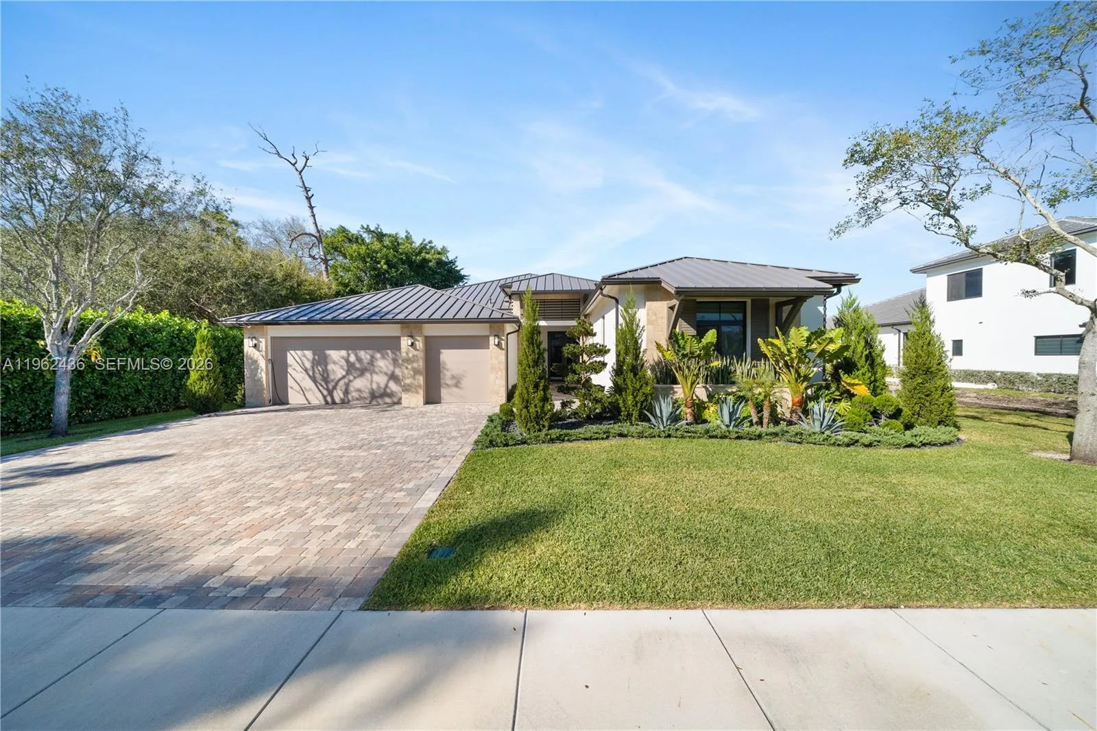 7387 SW 74th Ln, Miami, FL 33143