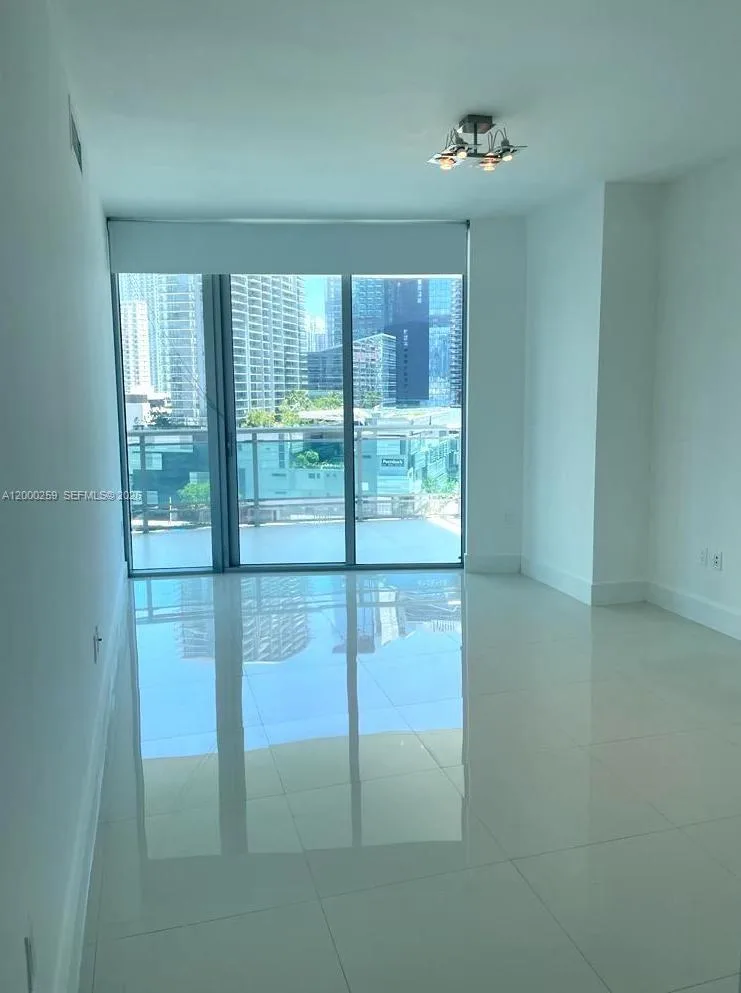 350 S Miami Ave # 1702, Miami, FL 33130 photo 3