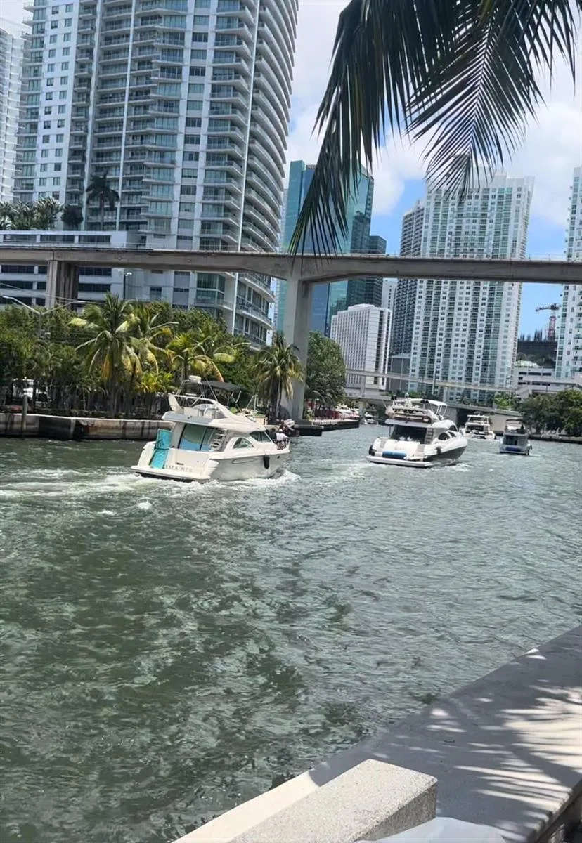 185 SW 7TH Street # 1802, Miami, FL 33130 photo 2