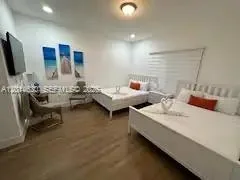 613 NW 10th St, Hallandale Beach, FL 33009 photo 3