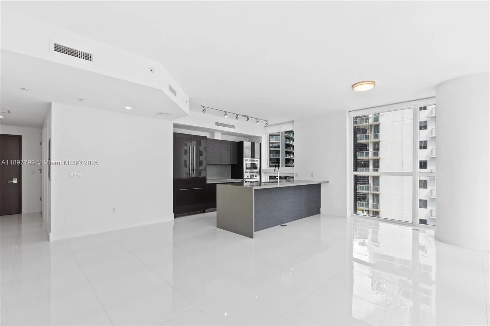 1080 Brickell Ave # 3006, Miami, FL 33131 photo 4