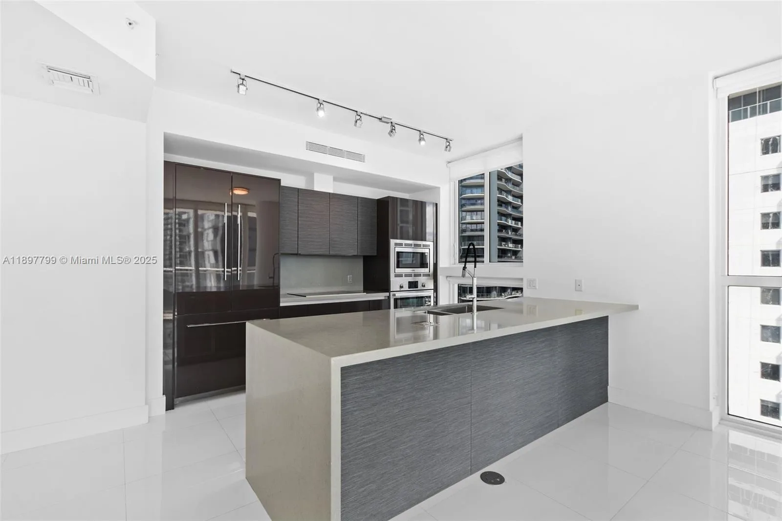 1080 Brickell Ave # 3006, Miami, FL 33131 photo 5