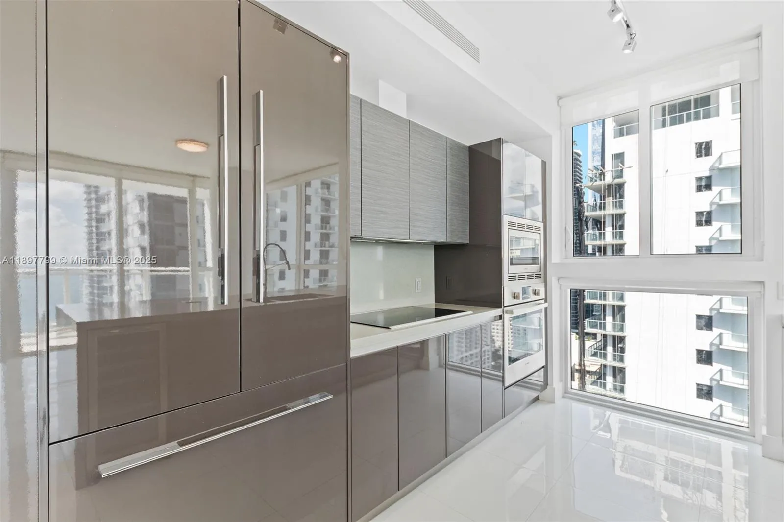 1080 Brickell Ave # 3006, Miami, FL 33131 photo 7