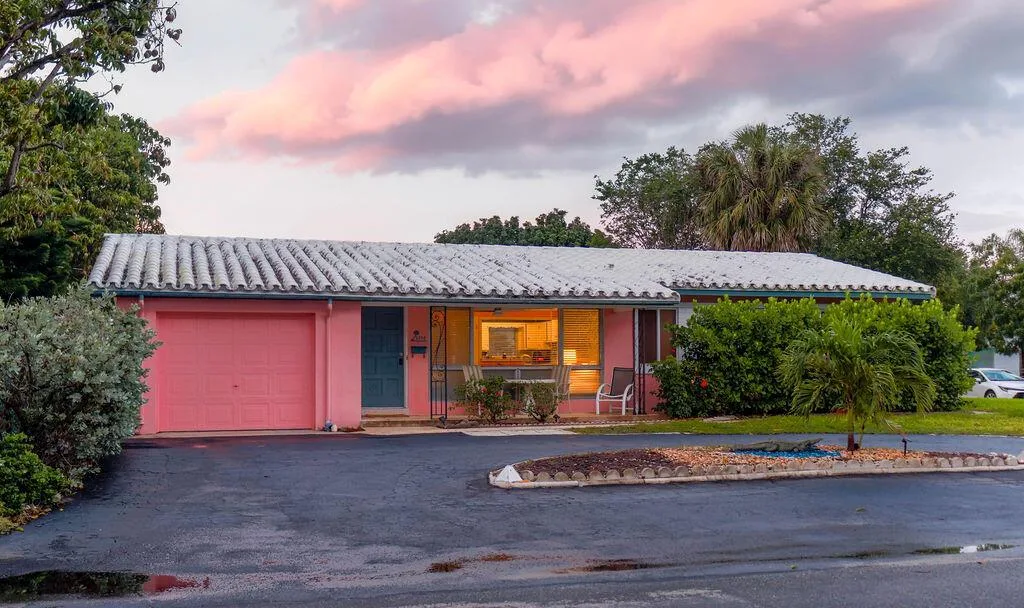 2355 NE 4TH Street, Pompano Beach, FL 33062