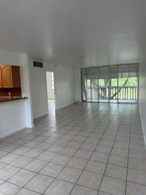 7031 Environ Blvd # 221, Lauderhill, FL 33319