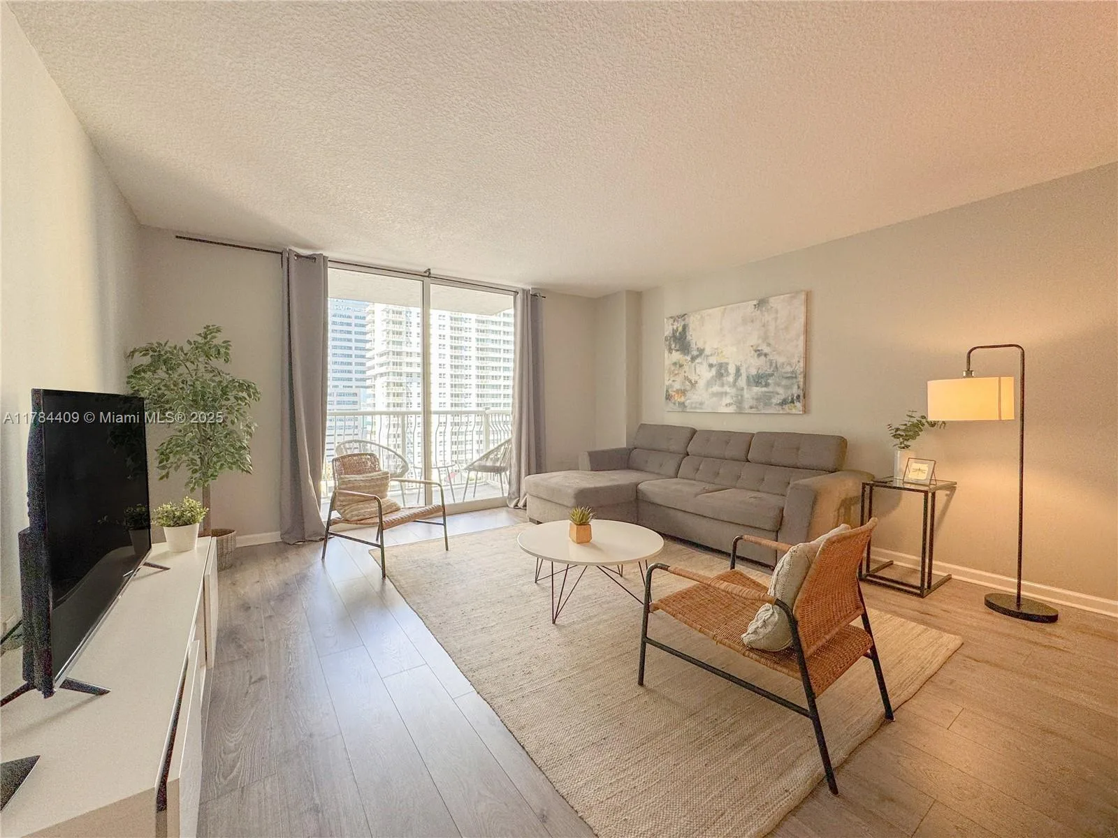 1200 Brickell Bay Dr # 1504, Miami, FL 33131 photo 2