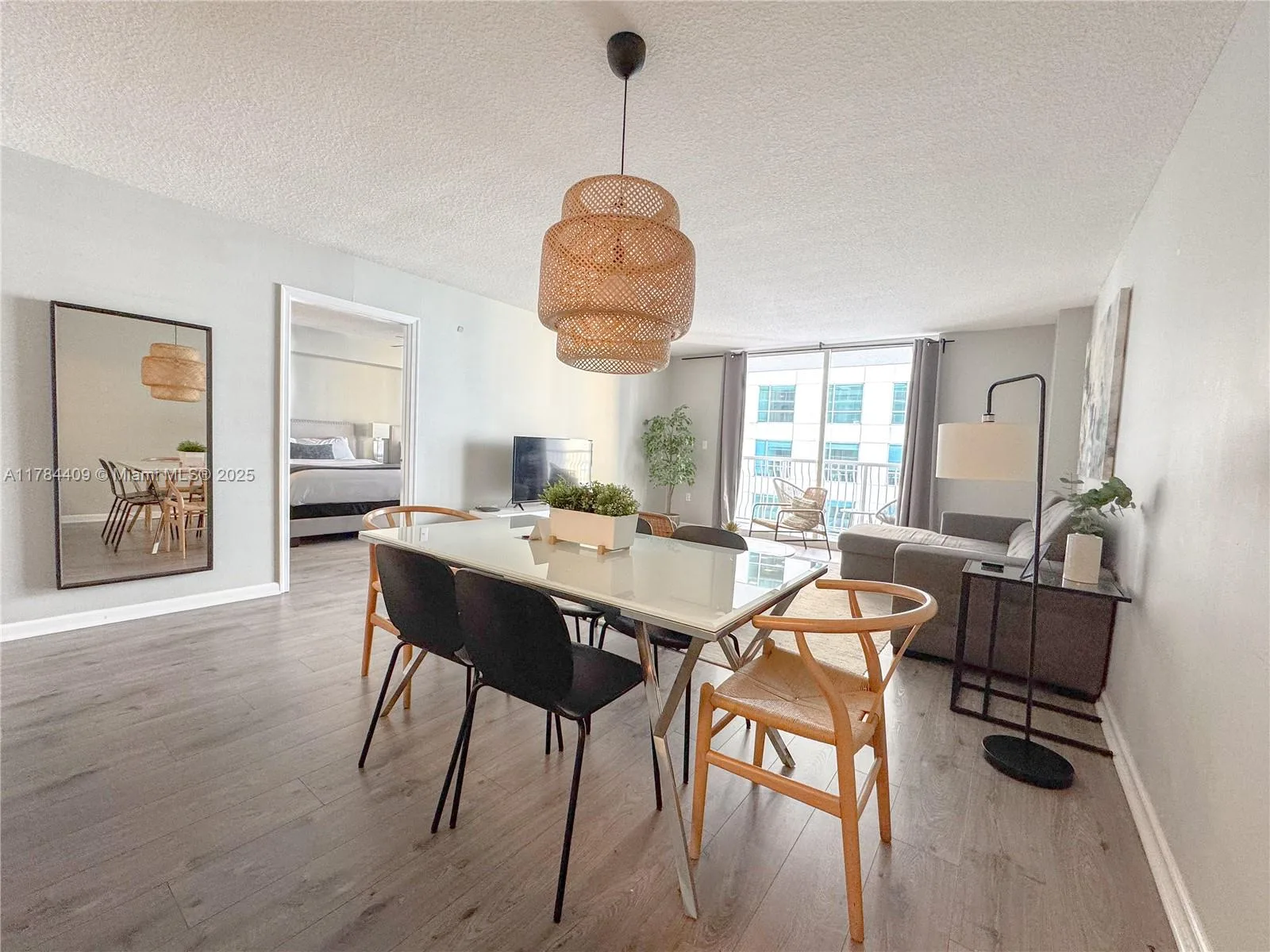 1200 Brickell Bay Dr # 1504, Miami, FL 33131 photo 4