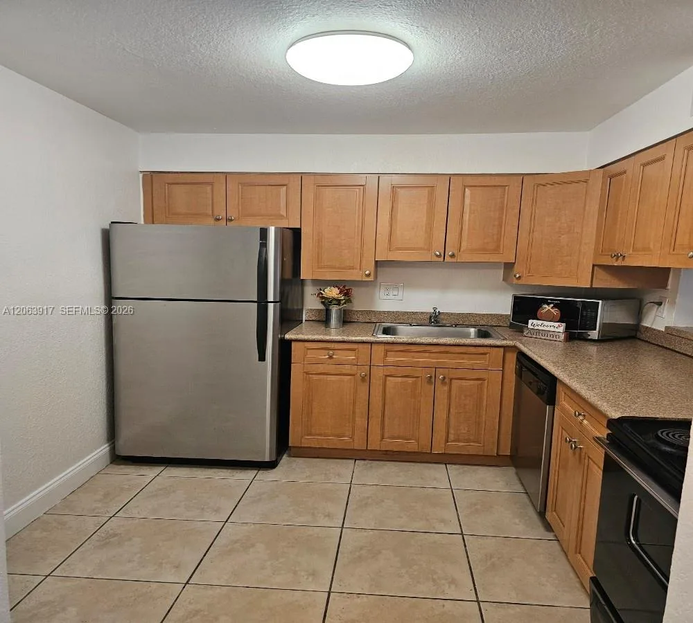 5201 Geneva Way # 202, Doral, FL 33166 photo 2