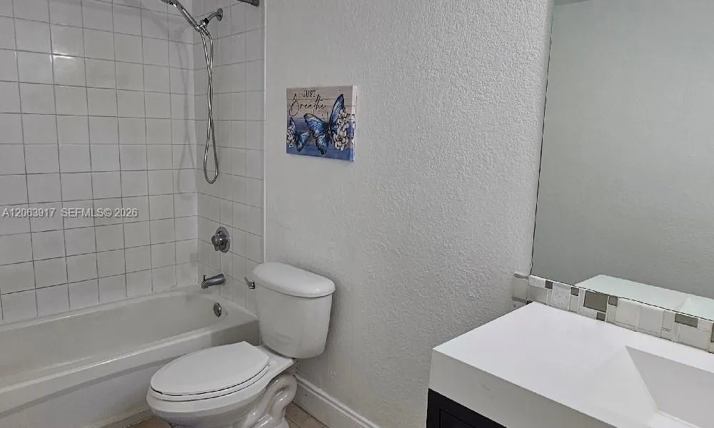 5201 Geneva Way # 202, Doral, FL 33166 photo 4