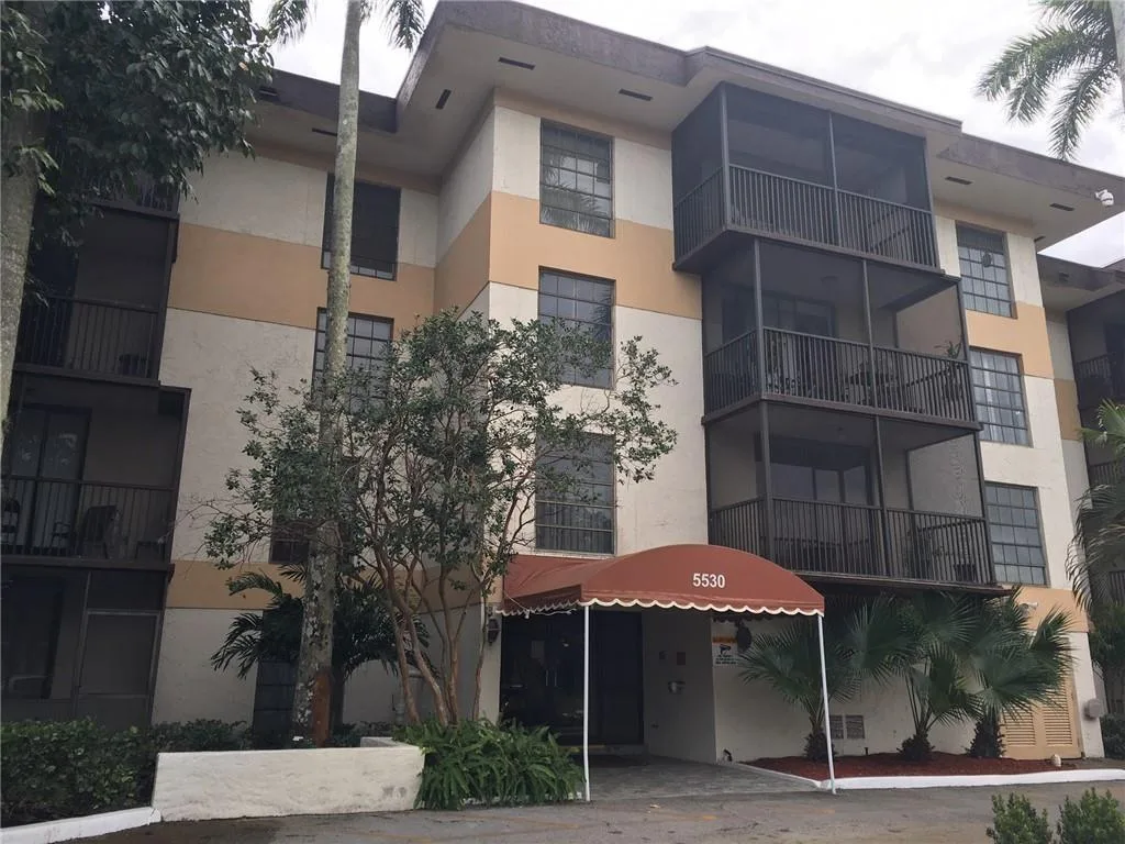 5530 NW 44th Street # 318C, Lauderhill, FL 33319