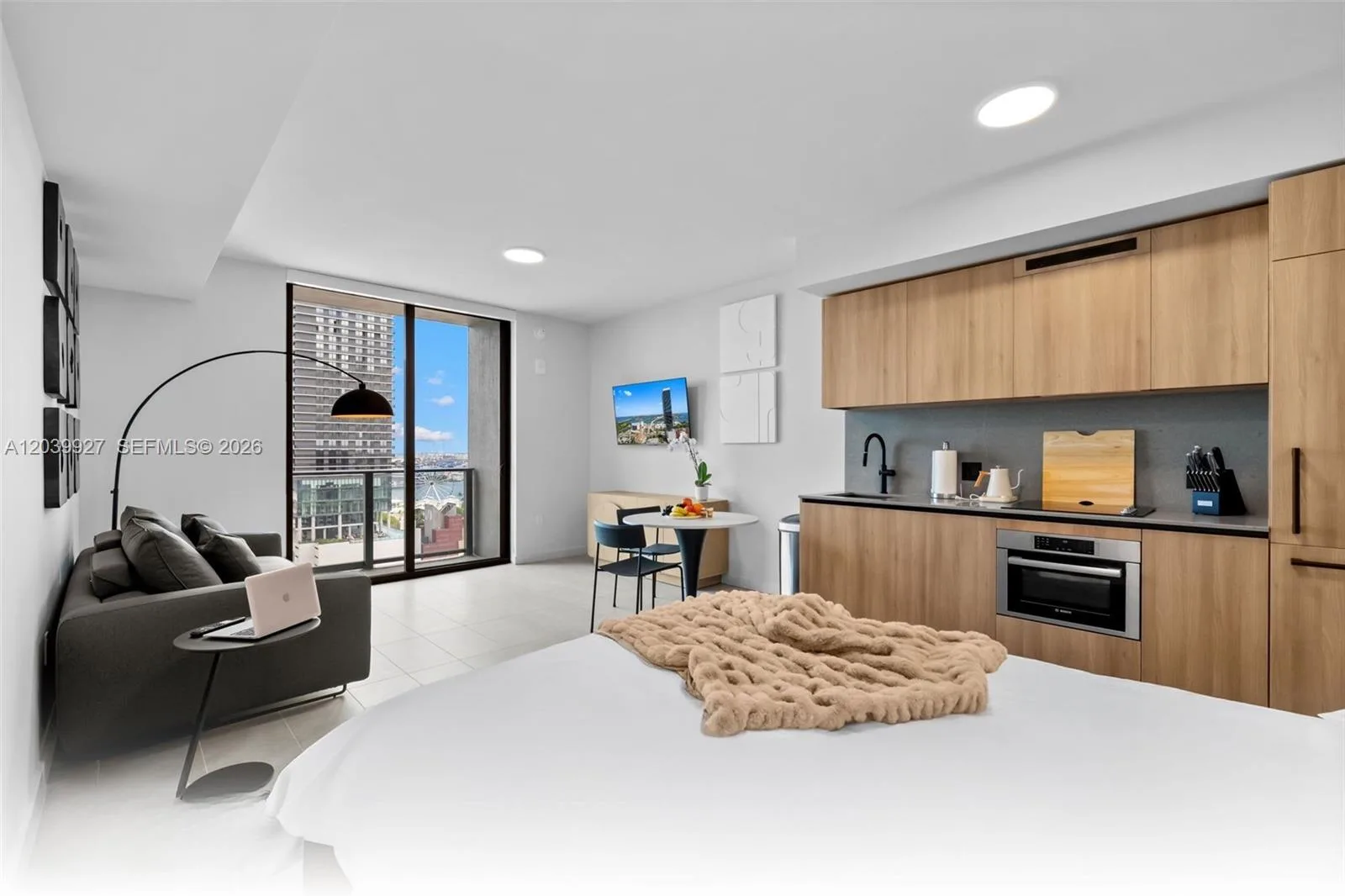 121 NE 5th St # 3200, Miami, FL 33132 photo 5