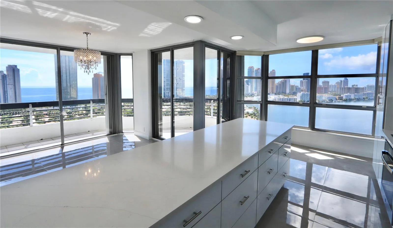 Mystic Pointe 200 – photo 25