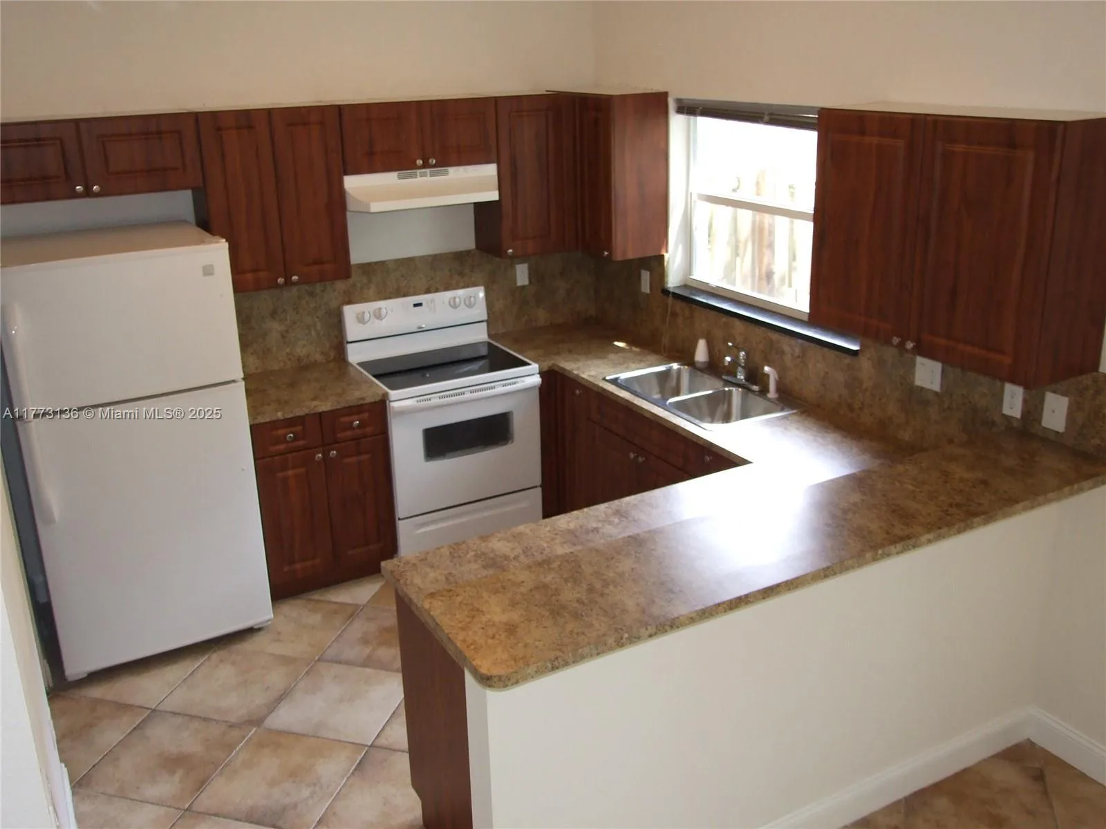 14082 SW 50th Ct, Miramar, FL 33027 photo 2