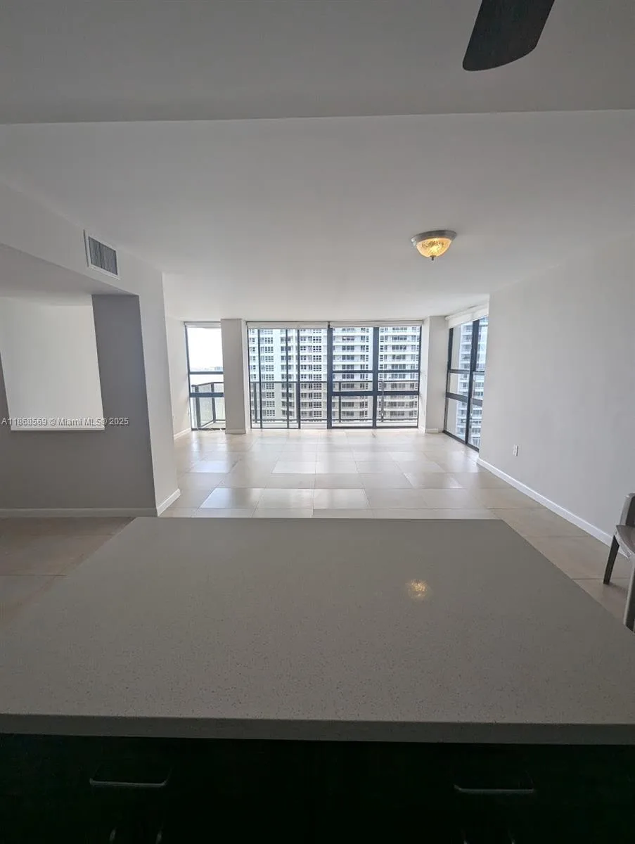 600 NE 36th St # 1804, Miami, FL 33137 photo 10