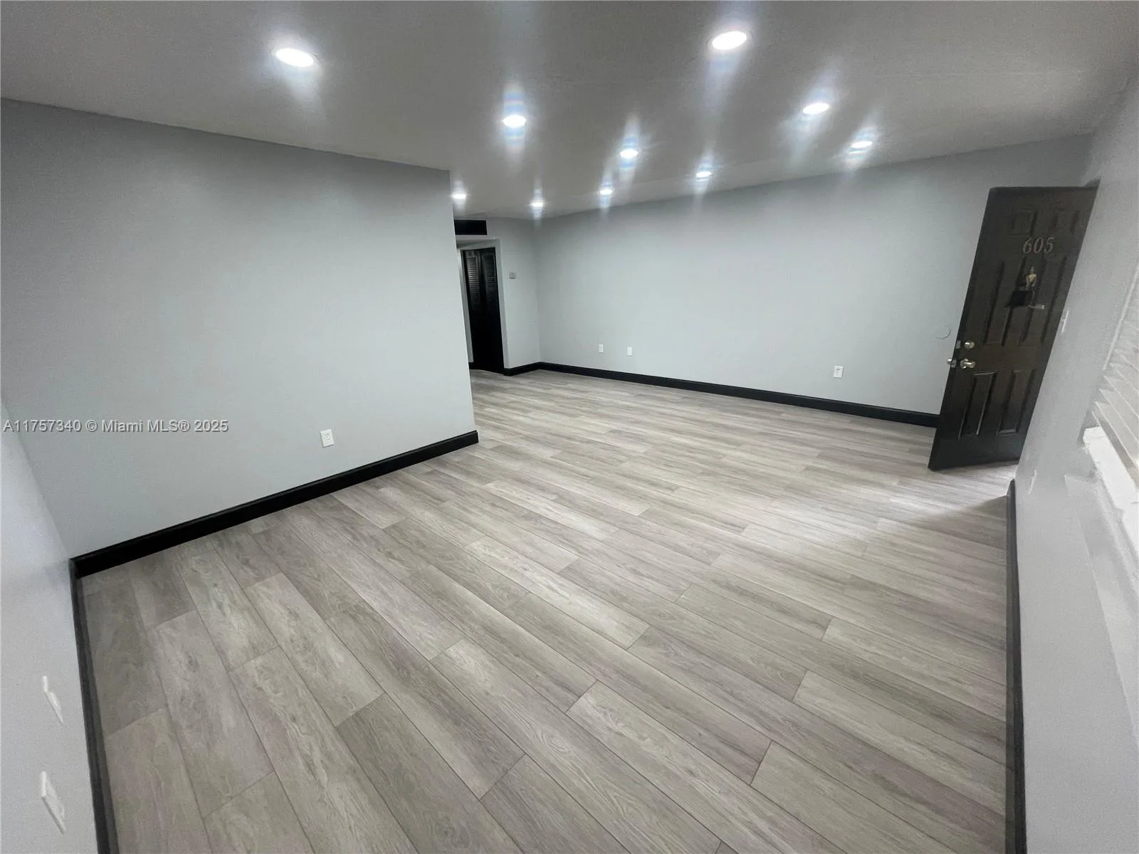 Casa Linda Apartments – photo 28