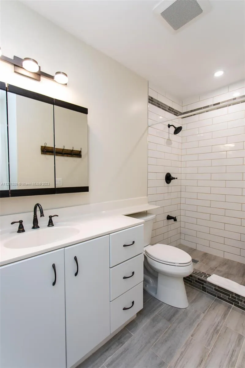 1120 N 13th Terrace, Hollywood, FL 33019 photo 11