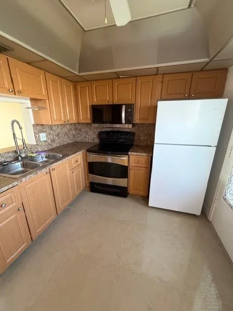 319 NE 14th Ave # 607, Hallandale Beach, FL 33009 photo 8