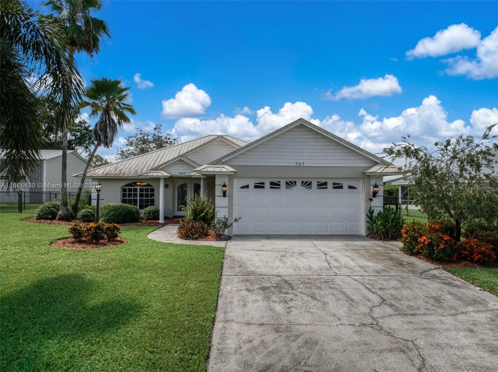 505 Barcelona Drive, Sebring, FL 33875 photo 2