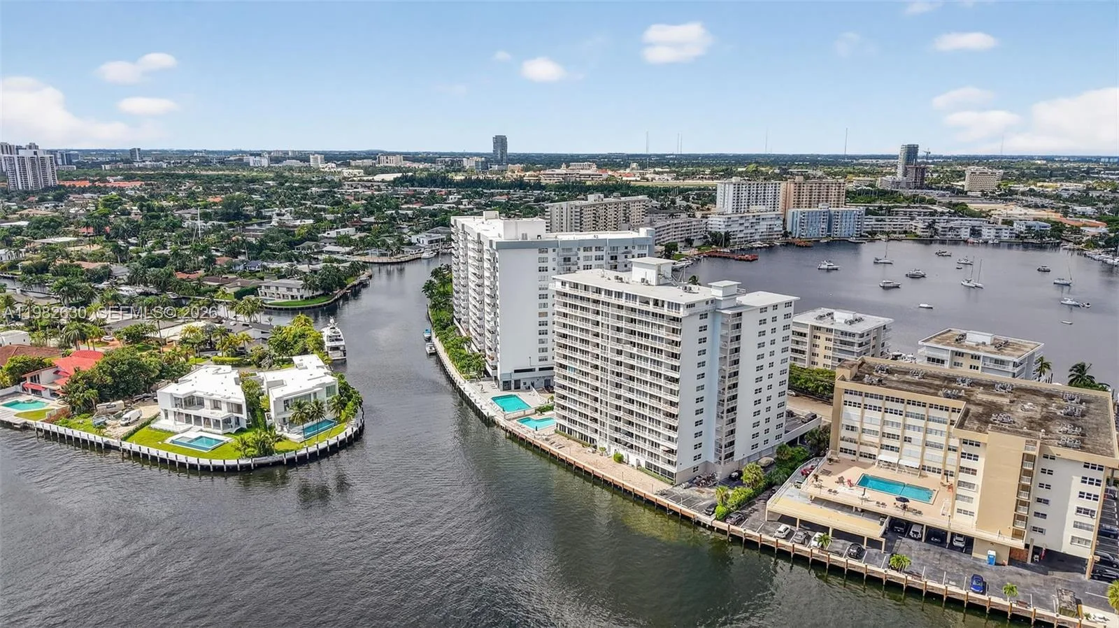 121 Golden Isles Dr # 205, Hallandale Beach, FL 33009